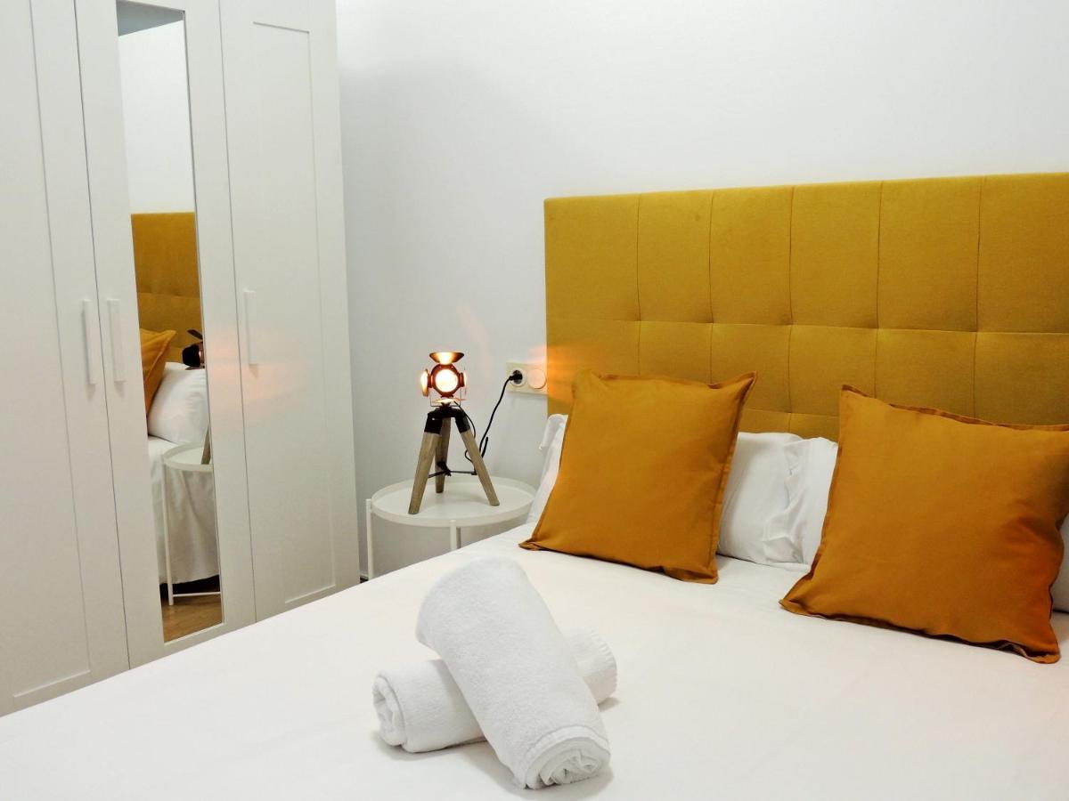 Casa Aurea-Apartamento Zona Antigua,Parking Y Wifi By Delabra Apartments Oviedo Esterno foto
